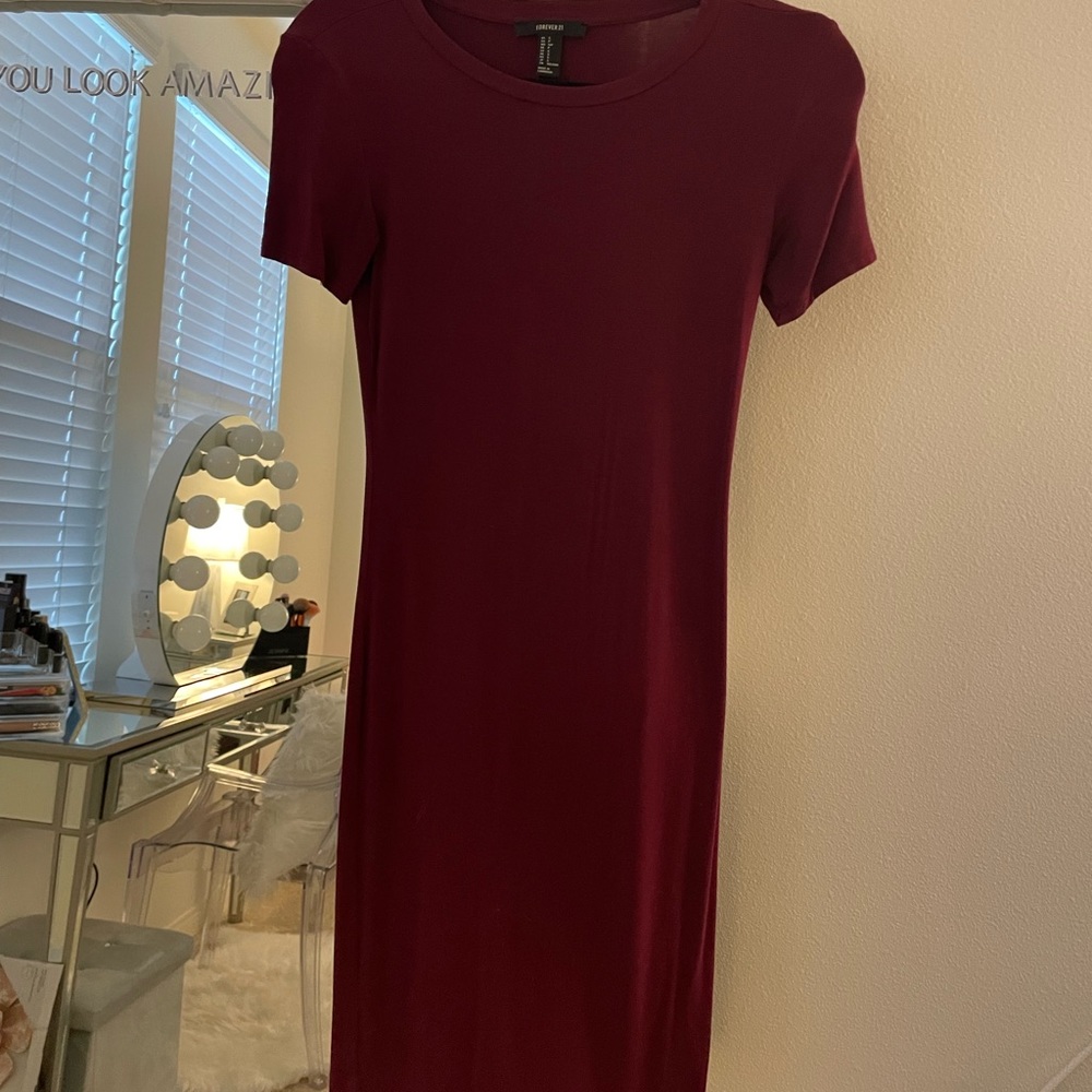 MAJOR CLOSET SALE. MORE ITEMS TO COME. Burgundy SS dress. In between midi/mini.